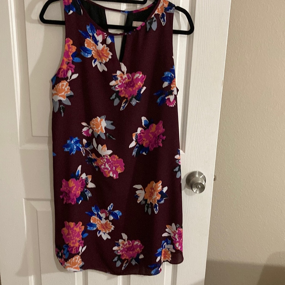 Love….ady floral swing style sleeveless dress size large full black lining - Picture 11 of 12